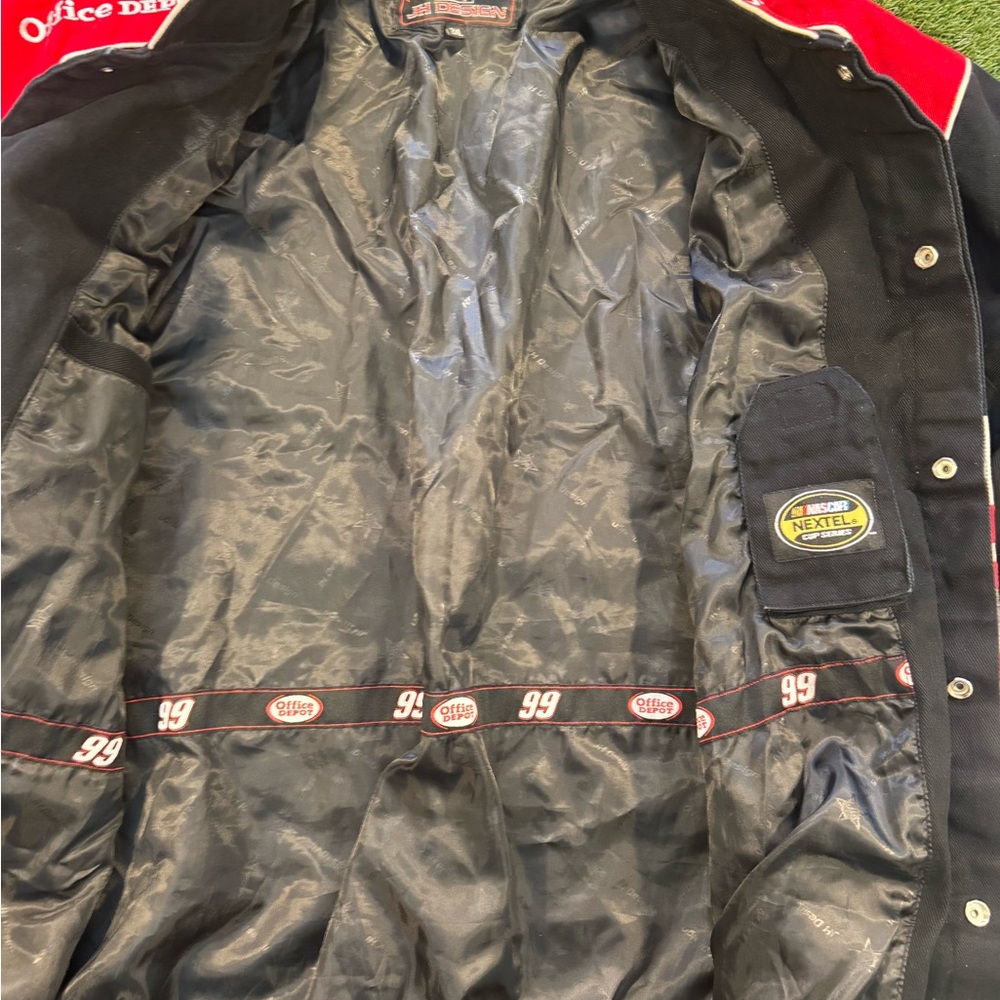 Roush Racing Carl Edwards Racing Jacket - Black and Red - Picture 3 of 9